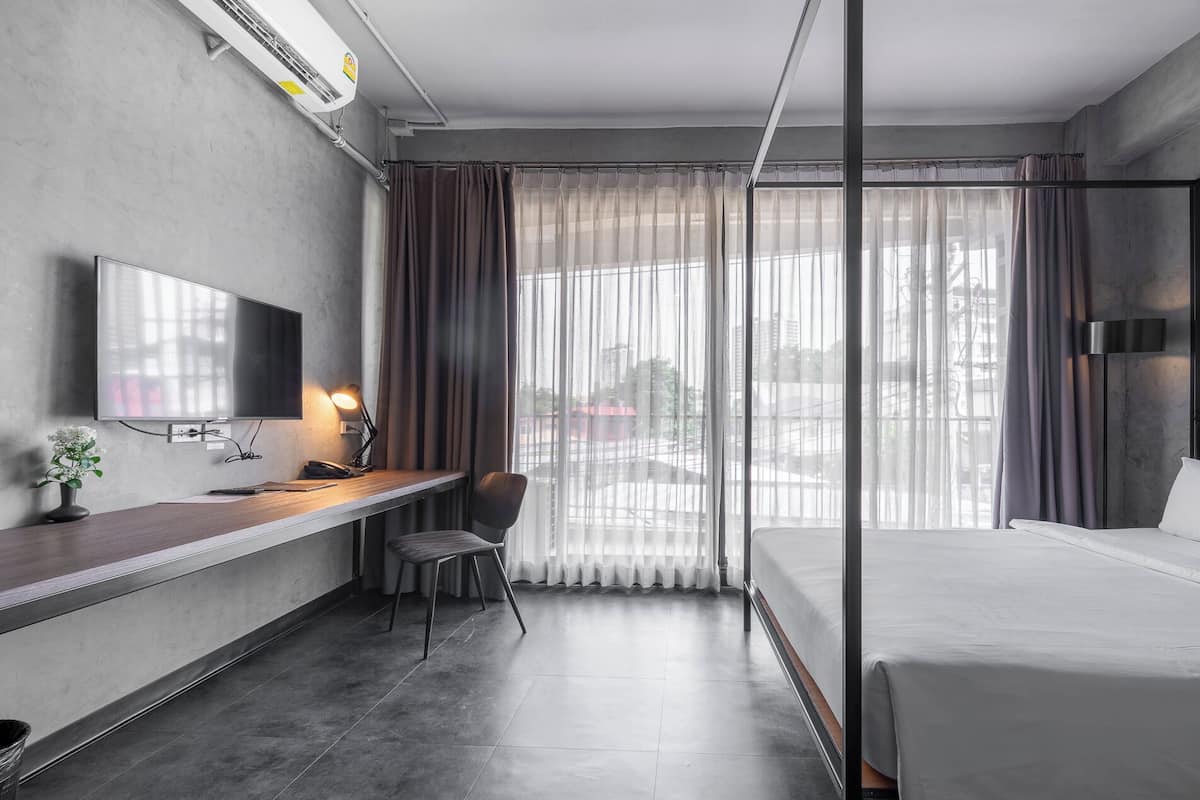 Superior Double | Desk, free WiFi, bed sheets