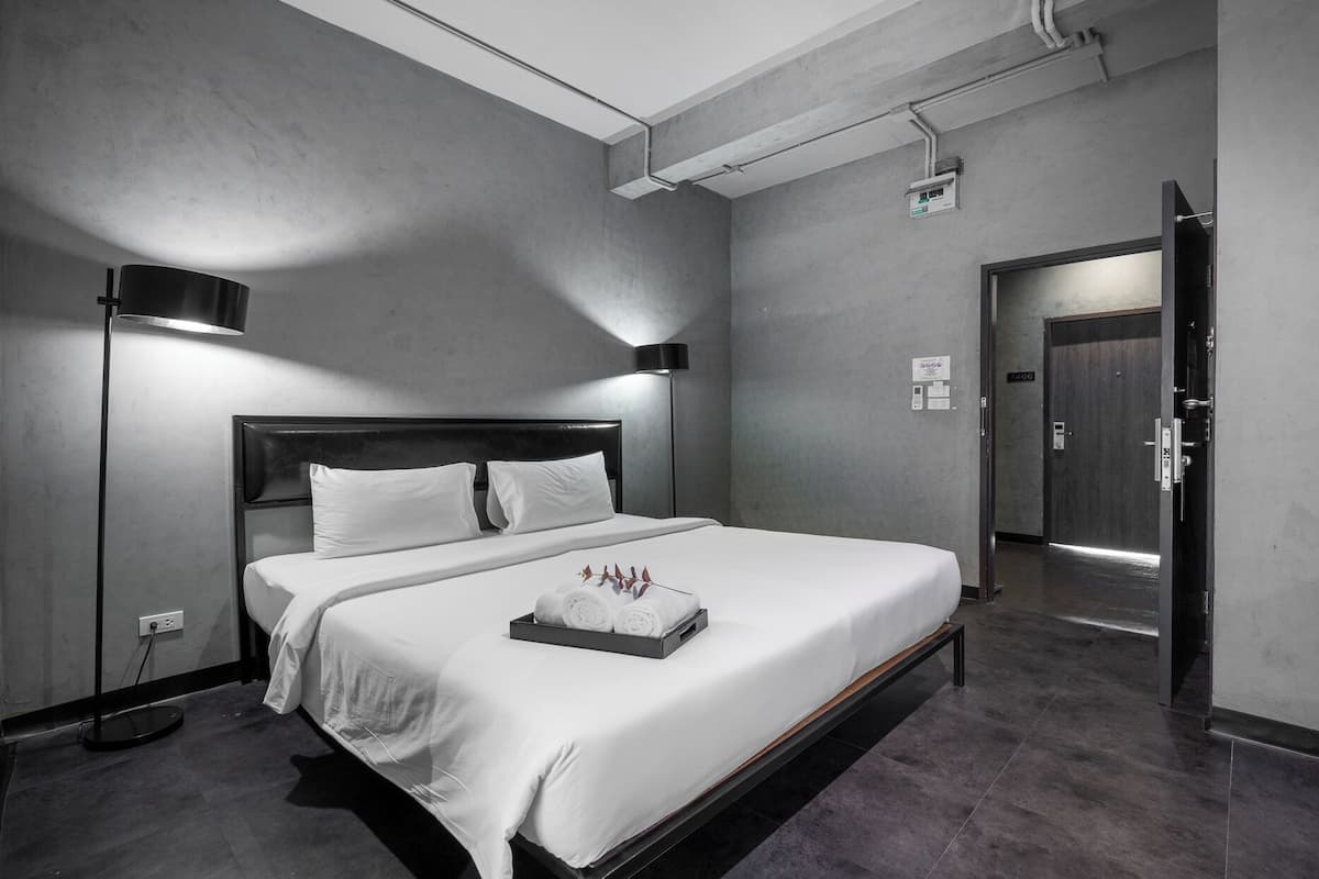 Premiere Deluxe Double | Desk, free WiFi, bed sheets
