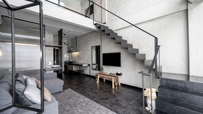 ROYALE | โต๊ะทำงาน, Wi-Fi ฟรี, ผ้าปูที่นอน