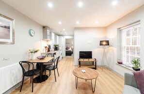 Infinity Apartments York Street | Living area - Infinity Apartments York Street (Liverpool)