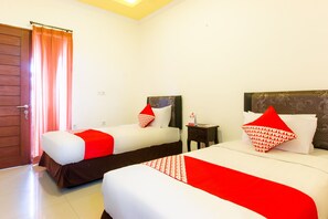 Habitación estándar con 2 camas individuales | Escritorio, wifi gratis, ropa de cama