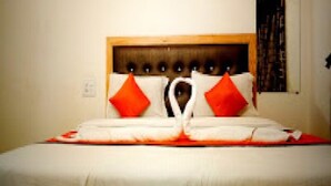Deluxe Room | Rollaway beds (surcharge), bed sheets - Orange Inn (Panvel)