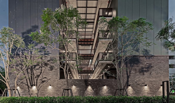 Vista frontal de la propiedad