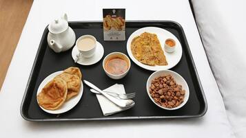 Free daily buffet breakfast
