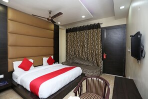 Double or Twin Room | Free WiFi, bed sheets - OYO 27864 Hotel Samrat (Gurugram)