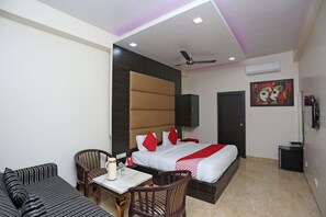 Double or Twin Room | Free WiFi, bed sheets - OYO 27864 Hotel Samrat (Gurugram)