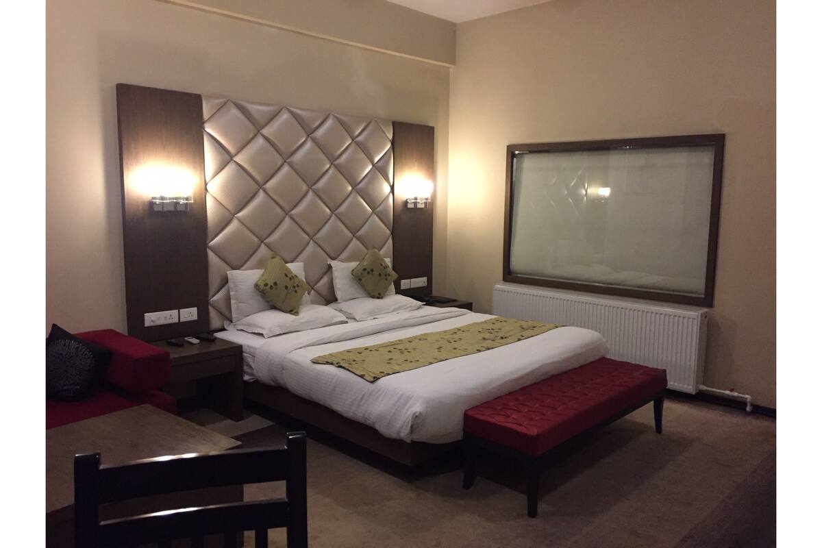 Suite, 1 très grand lit | Literie de qualité supérieure, Wi-Fi gratuit