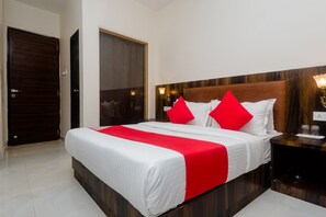 Deluxe Double or Twin Room, 1 King Bed