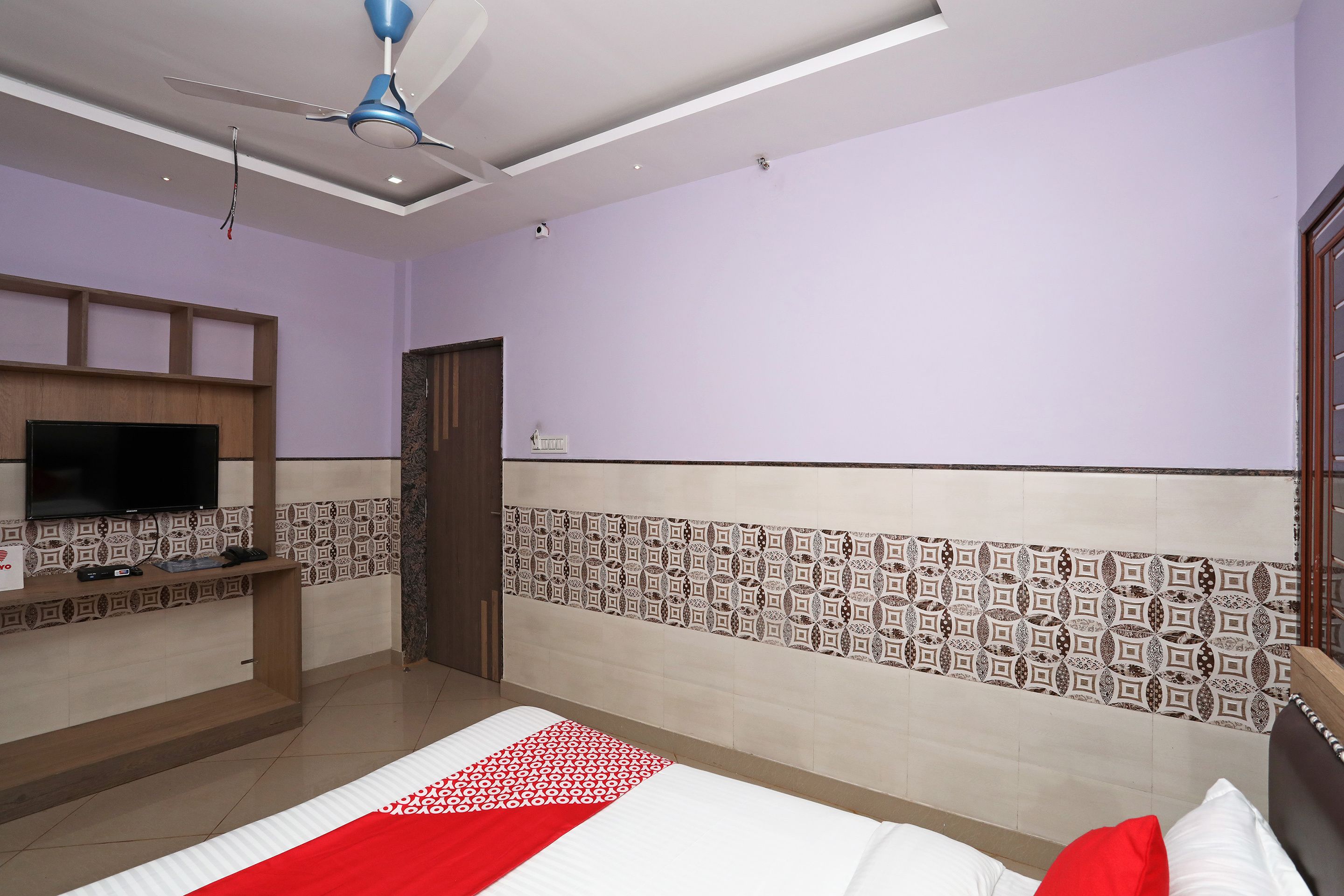 standard double room | bed sheets