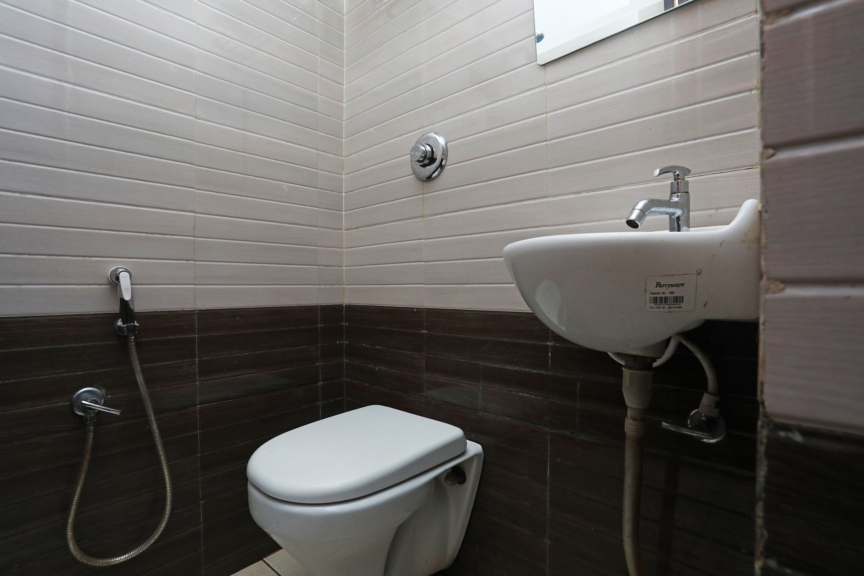 shower, free toiletries, towels