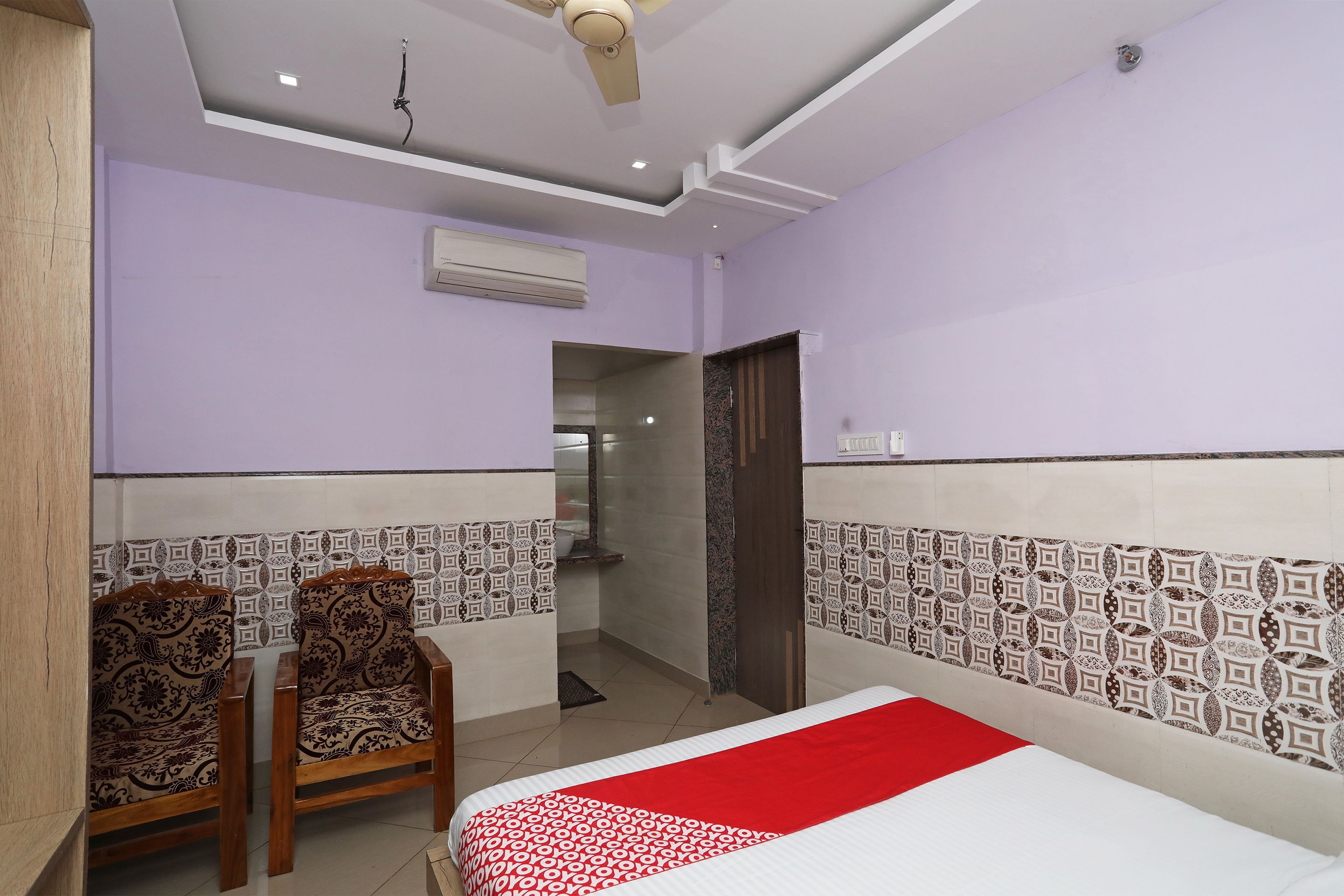 standard double room | bed sheets