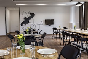 Restaurant - OYO Townhouse 080 Meera Bagh (New Delhi)