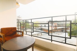 Double or Twin Room | Balcony