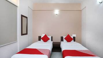 Standard Double Room | Desk