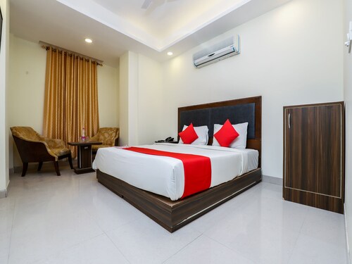 OYO 23466 Hotel Planet