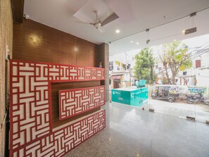 Reception - OYO 24565 Hotel Morgan (Jaipur)