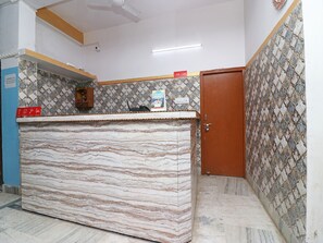 Quầy tiếp tân