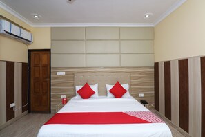 Room - OYO 23206 Hotel Sky View (Lucknow)