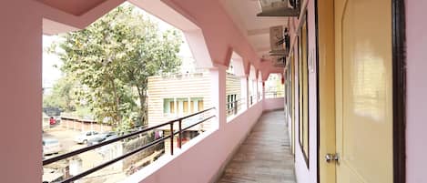 Double or Twin Room | Balcony