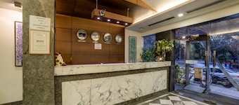 Capital O 28618 New Haven Hotel