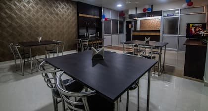 OYO 15700 Spectrum Residency