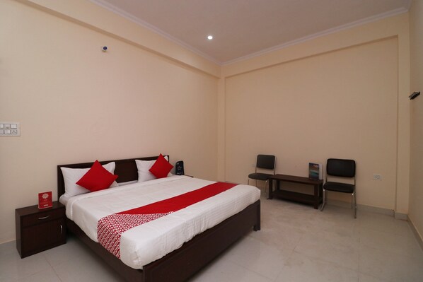 Double or Twin Room | Free WiFi, bed sheets