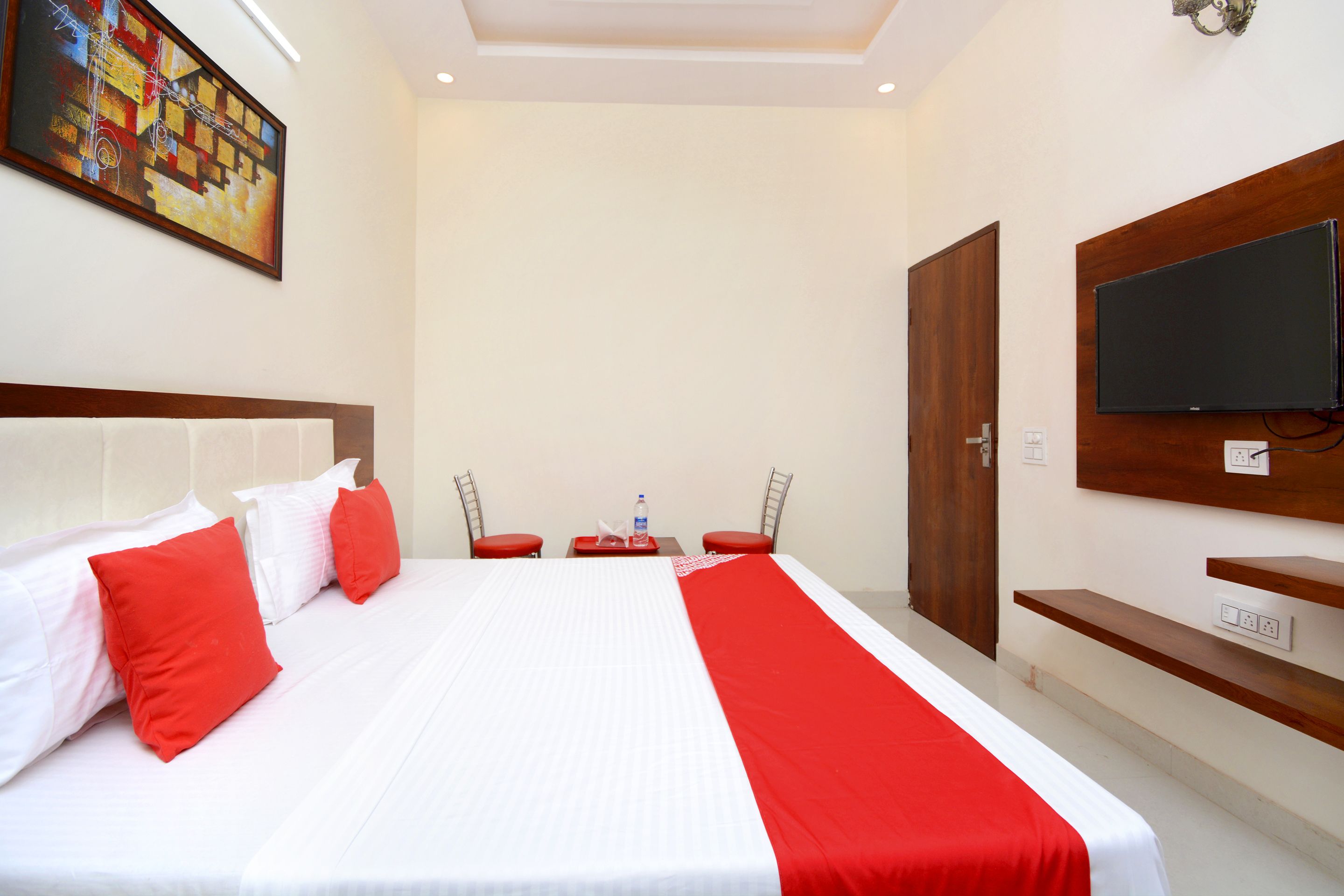 Double or Twin Room | Desk, soundproofing, free WiFi, bed sheets