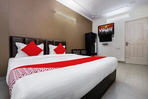 Double or Twin Room | WiFi (free), bed sheets - OYO 24436 Ramji 7 Grand (New Delhi)