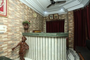 Lobby - Capital O 15091 Gaurav Boarding House (Mathura)