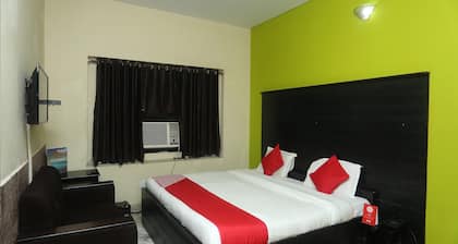 Capital O 15091 Gaurav Boarding House