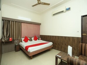 Deluxe Double or Twin Room, 1 King Bed | Free WiFi