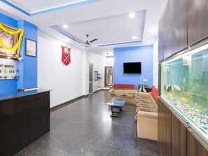 Lobby sitting area - OYO 23056 Hotel Utsav (Udaipur)