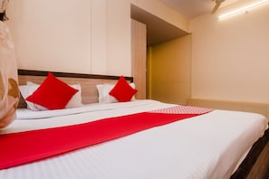 Double or Twin Room | Free WiFi - OYO 26206 Hotel Paras (Palghar)