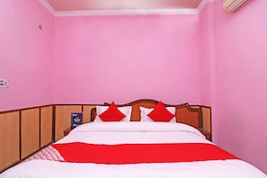 Standard Double Room | Free WiFi, bed sheets