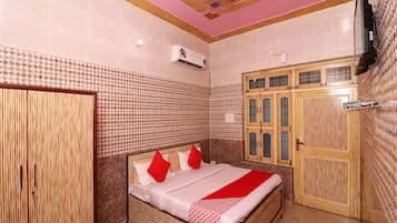 Double or Twin Room | Free WiFi