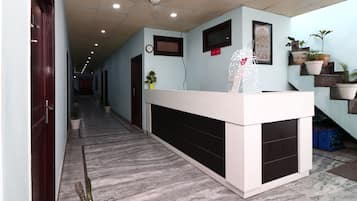 Quầy tiếp tân