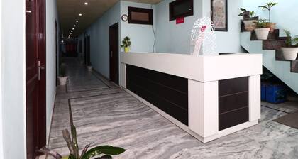 OYO 16109 Hotel Ayaan