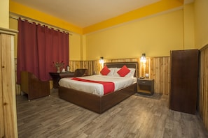 Deluxe Double or Twin Room, 1 King Bed | Free WiFi