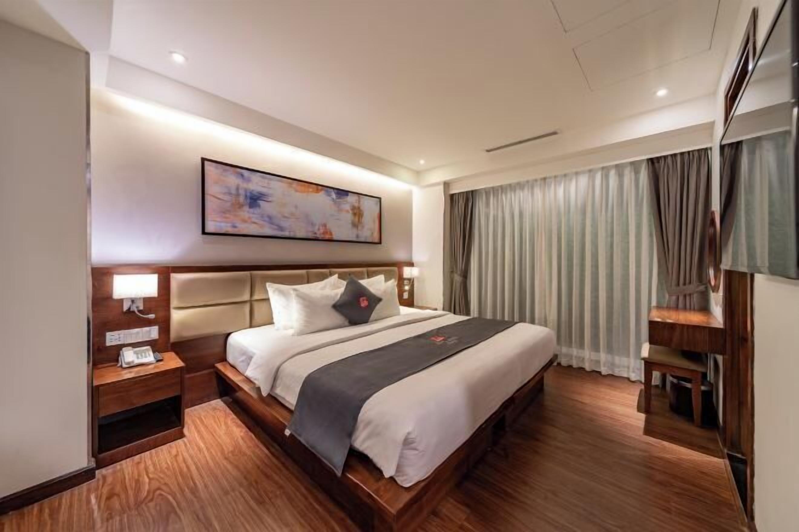 迷你吧、客房內保險箱、書桌、遮光布/窗簾