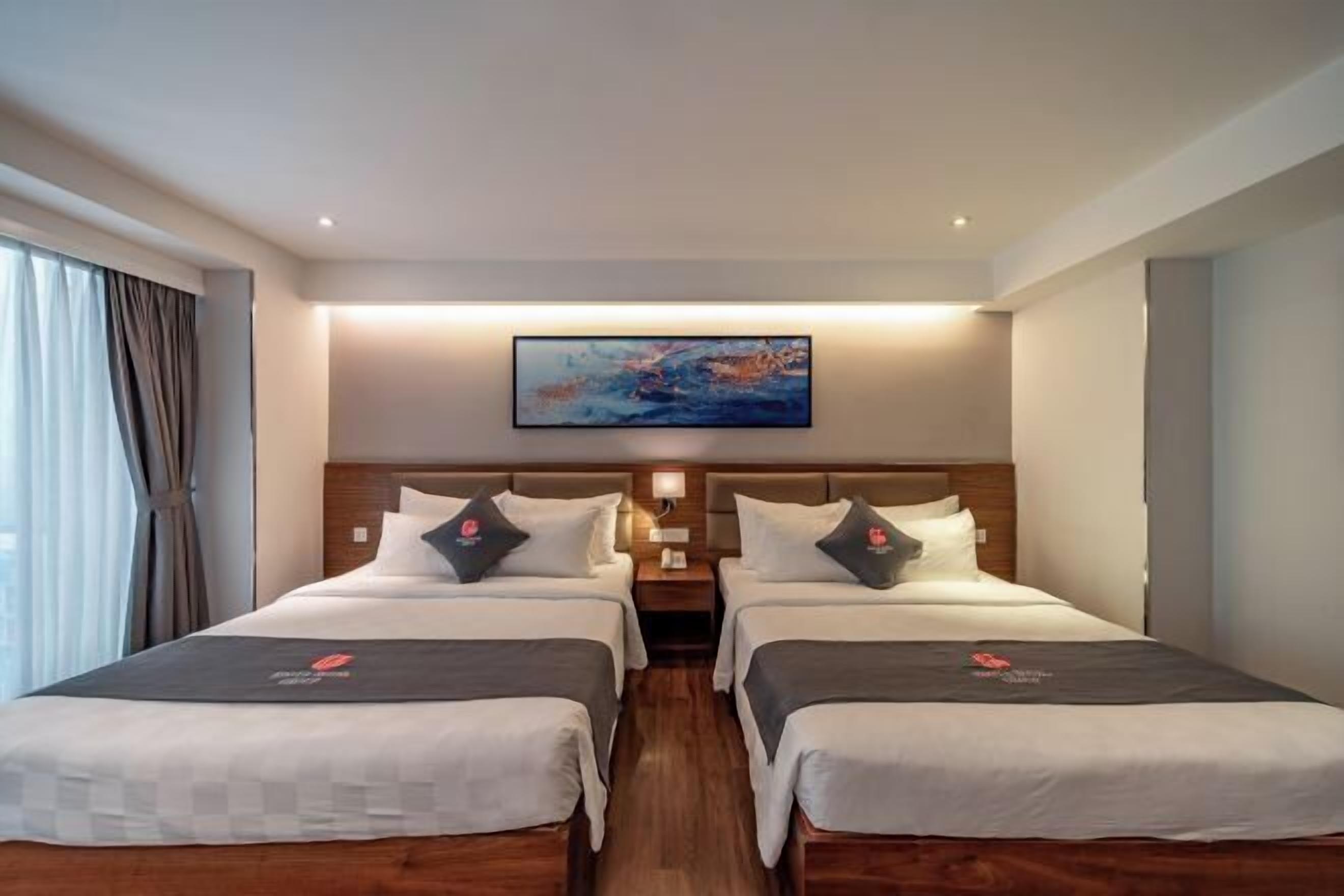 迷你吧、客房內保險箱、書桌、遮光布/窗簾