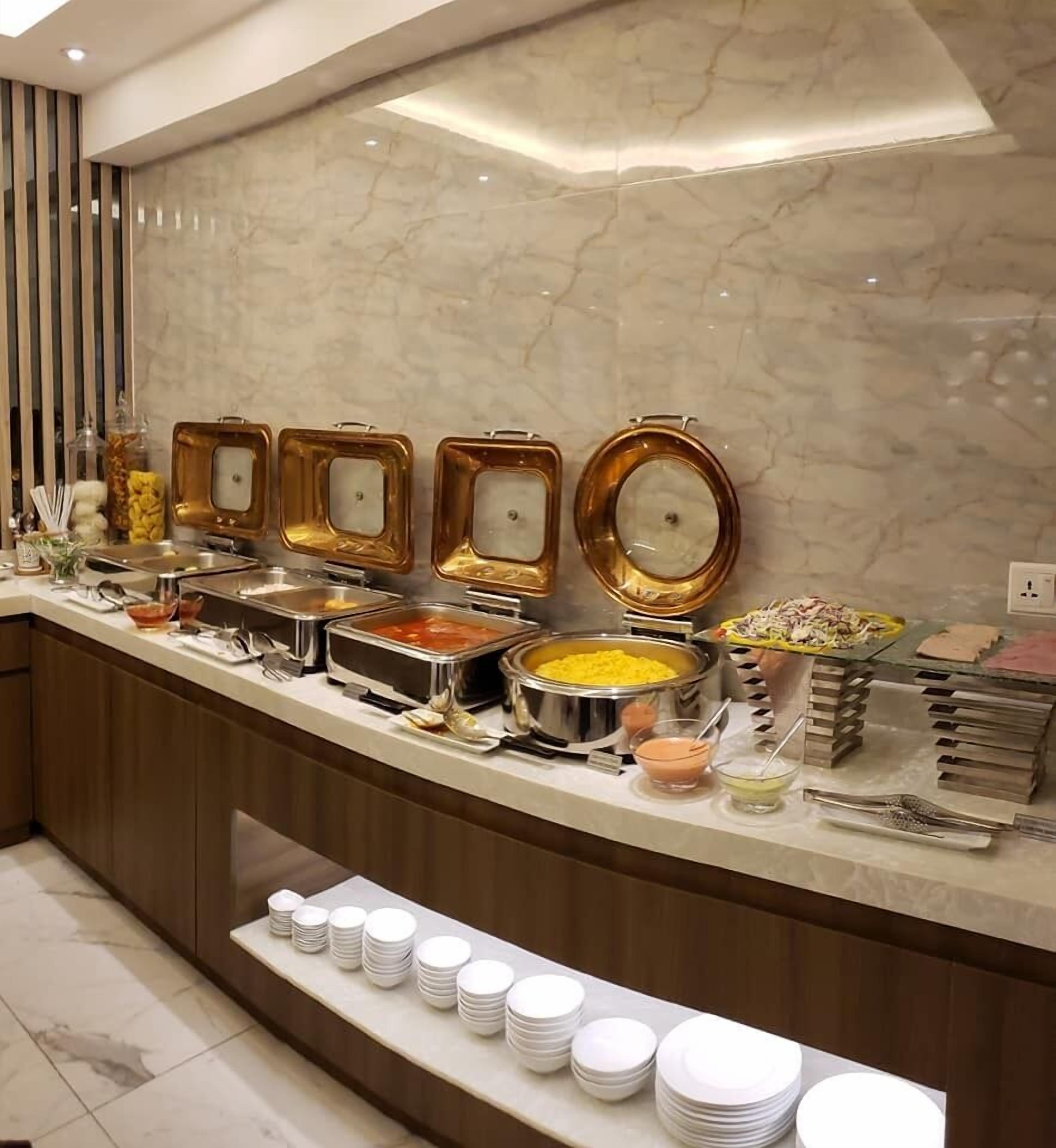 daily buffet breakfast (vnd 100000 per person)