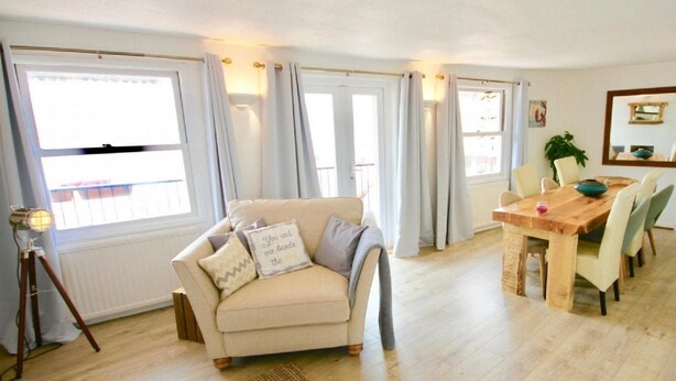 Unclassified image, 1 of 21, button - Crab Shack - Luxury Duplex Apartment (Teignmouth)