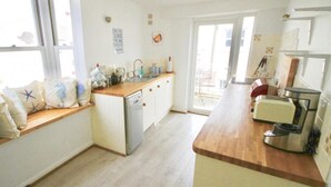 Crab Shack-Luxury Duplex Apartment | Private kitchen - Crab Shack - Luxury Duplex Apartment (Teignmouth)