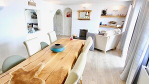 Crab Shack-Luxury Duplex Apartment | In-room dining - Crab Shack - Luxury Duplex Apartment (Teignmouth)