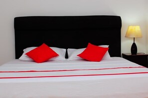 Chambre Quadruple Deluxe, plusieurs lits, non-fumeur, vue colline