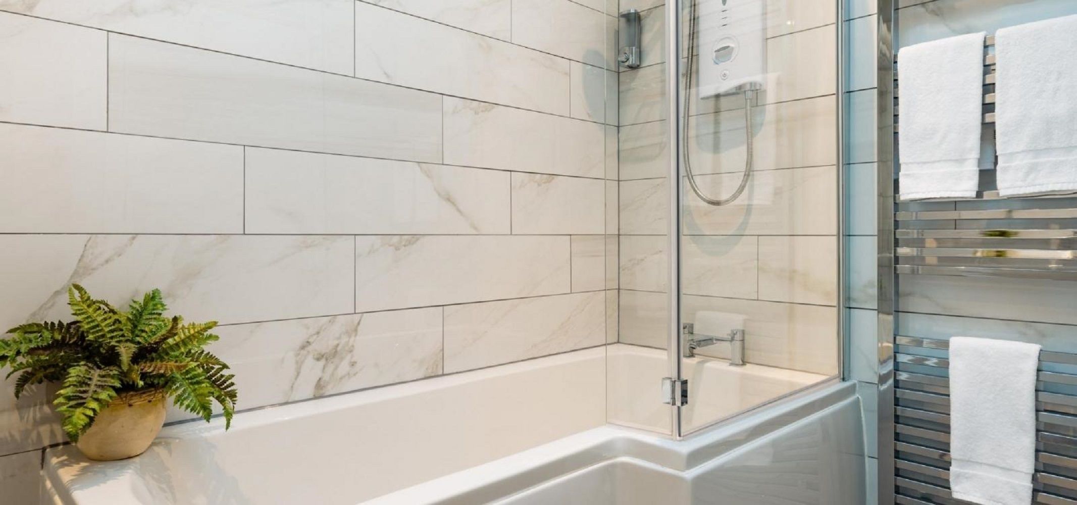 Quayside Modern Apartment | Bathroom | Towels
