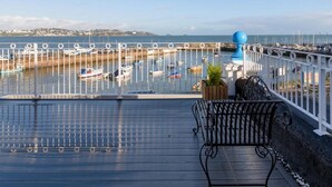 Quayside Modern Apartment | Terrace/patio - Quayside - Modern Apartment (Paignton)