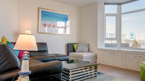 Quayside Modern Apartment | Living area - Quayside - Modern Apartment (Paignton)