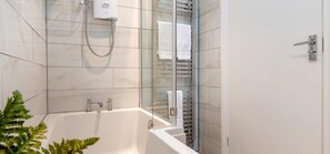 Căn hộ, không hút thuốc | Phòng tắm | Khăn tắm 
