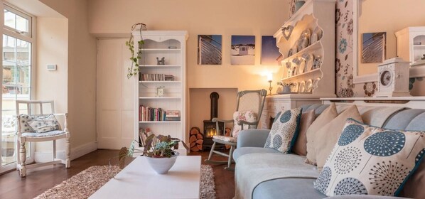 Apartemen, Bebas Asap Rokok | Ruang keluarga | TV layar datar dan pemutar DVD